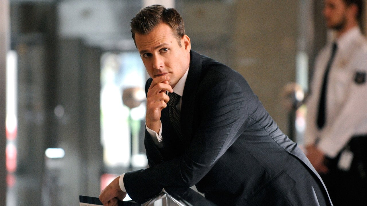 W garniturach {se_code} - Gdzie obejrzeć? - Vider